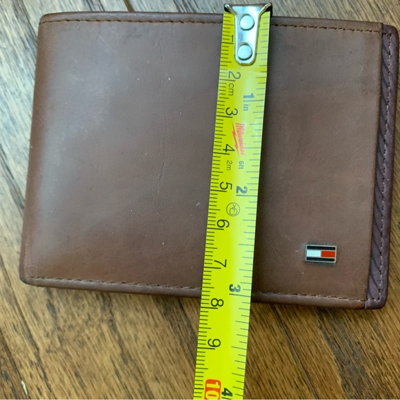 Tommy Hilfiger leather wallet - Picture 8 of 9